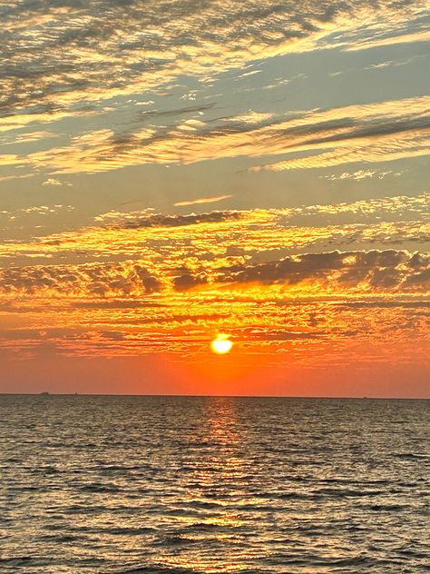 We sat for about a half hour watching the sunset in Cape May. It was a stunning spectacle of lights and we were so sad when it it was over. What a blessing for those who live there and get to enjoy this every night! Light In The Landscape, Sunset At Night, Sunset In Beach, Beautiful Sunset Pictures, Sunsets And Sunrises, Watching Sunset, Sunset And Sunrise, Sunset Rose, Sunset Beautiful