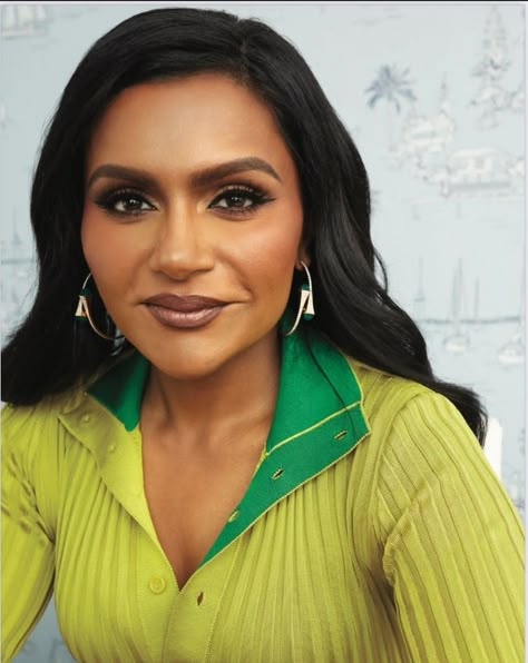 Mindy Kaling Makeup, Icy Blonde Babylights, Purva Phalguni, Blonde Babylights, Mindy Lahiri, Deep Winter Colors, Apple Turnovers, Mindy Project, Film Character