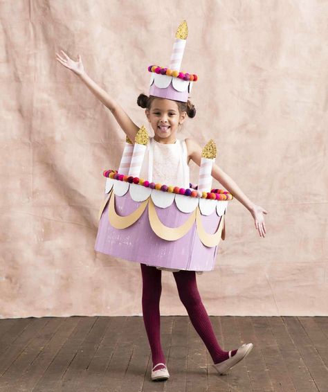 Cake Costume For Kids, Diy Cake Costume, Homemade Kids Costumes, Birthday Cake Costume, Costumes To Make At Home, Costumes You Can Make At Home, Cake Costume, Halloween Diy Kids, Halloween Costumes You Can Make