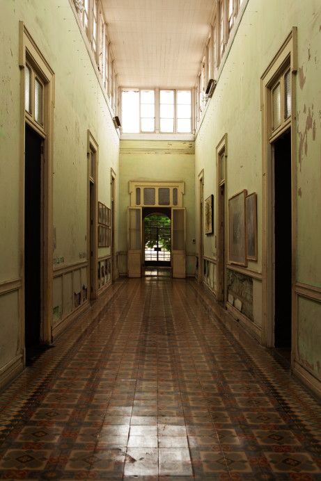 Apartment Corridor, Hotel Corridor, Apartment Exterior, Juan Diego, Old Apartments, My Art Studio, Old Buildings, Model Homes, Apartment Building