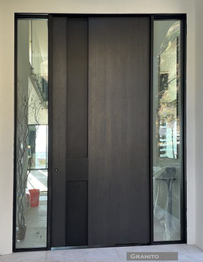 Pivot Doors Entry Modern Iron, Modern Steel Front Door, Pivot Doors Entry Modern, Luxury House Entrance Door, Modern House Entrance Door, Entry Door Design Modern, Entrance Door Modern, Wood Pivot Door, Pivot Entrance Door