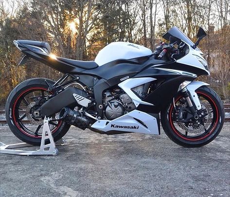 White 2013 Kawasaki ninja zx6r 636 636 Kawasaki, Kawasaki Ninja 600, Motos Kawasaki, Ninja Bike, Kawasaki Motor, Kawasaki Ninja 650, Ninja Zx6r, Kawasaki Bikes, Cars Ideas