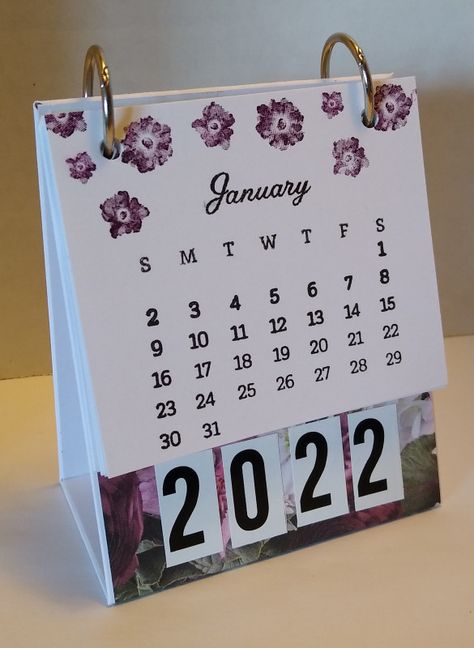 Diy Desk Calendar Ideas, Home Calendar Ideas, Diy Mini Calendar, Homemade Calendar Ideas, Diy Calendar Ideas How To Make, Handmade Calendar Ideas, Table Calendar Design Ideas, Diy Calendar Stand, Mini Calendar Ideas