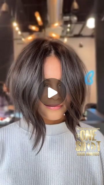 Bob Hairstyles Brunette, Hair Color Ideas For Brunettes Short, Short Brunette Hair, Short Textured Hair, Graduated Bob Haircuts, Scissor Sisters, Bob Hair Color, Peinados Hair Styles, Wavy Bob Haircuts