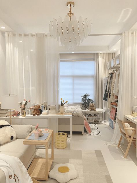 Warm Studio Apartment, Minimalist Studio Apartment Ideas, Beach Studio Apartment, Mini Studio Apartment Ideas, Studio Apartment Aesthetic, Korea Apartment, Decorate A Studio Apartment, Large Studio Apartment, Nyc Studio Apartment