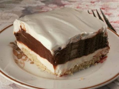 Four Layer Delight Four Layer Delight, Seafood Stew Recipes, Layered Desserts, Chocolate Delight, Pudding Desserts, A Piece Of Cake, Köstliche Desserts, Chocolate Shavings, Piece Of Cake