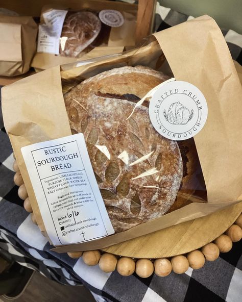 Just in! Great sourdough and herb focaccia bread! I know we will sell out of focaccia early,but she’ll bring us more tomorrow if you are all wanting some!! Comment below! Selling Bread At Farmers Market, Sourdough Bread Display, Farmers Market Bread Stand, Sourdough Bread Pictures, Sourdough Market Display, Sourdough Business Names, Selling Sourdough Bread, Focaccia Packaging, Bread Shop Aesthetic