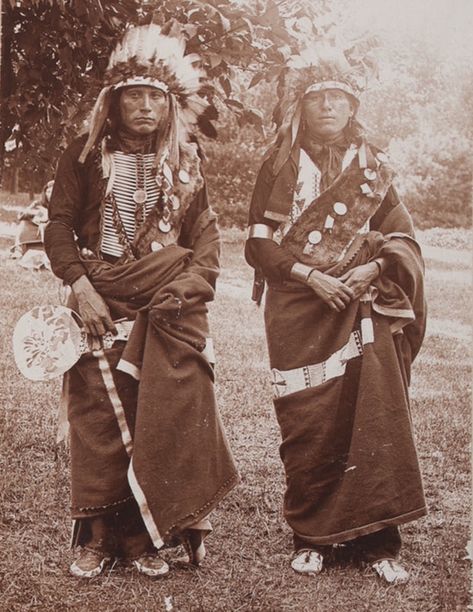 Sicangu Lakota Sioux Indians at the Cincinnati Zoo. J.H. Meyer (Enno Meyer). Cowan’s. American History. June 22, 2018. Cincinnati. Native Beauty, Sioux Nation, Sioux Indian, Native American Woman, Lakota Sioux, American Indian History, Cincinnati Zoo, Native American Clothing, Native American Men