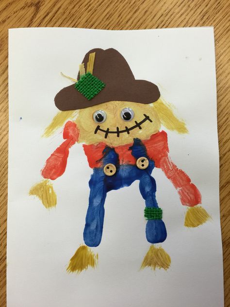 Scarecrow handprint craft for preschool or Kindergarten. Fall craft. Thanksgiving. Harvest. Scarecrow Handprint Craft, Scarecrow Template, Fall Kindergarten Crafts, Handprint And Footprint Crafts, Craft Thanksgiving, Craft For Preschool, Scarecrow Crafts, November Crafts, October Crafts