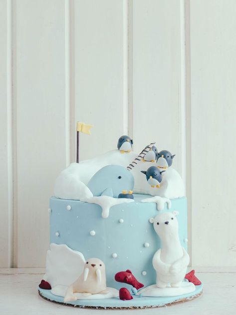 Arctic Cool – We’re doing a DEMO! | Cottontail Cake Studio | Sugar Art & Pastries Arctic Cake, Winter Torte, Food Expo, Penguin Cakes, Cake Wrecks, Christmas Cake Decorations, Winter Cake, Cake Studio, Animal Cakes