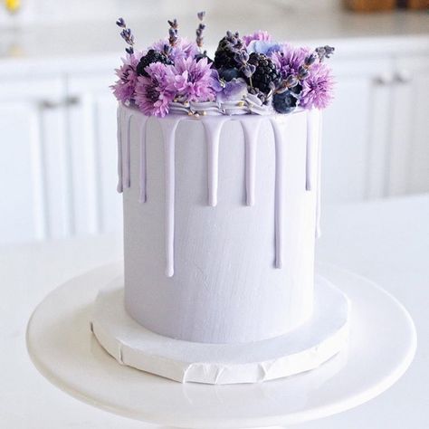 Enjay Food & Bakery Packaging on Instagram: “This stunning mauve cake by @totallycupcakes makes me forget that there is a beautiful and sturdy 1/2” white board under it. ﻿…” Mauve Cake, Drop Cake, Food Bakery, Bakery Packaging, Lilac Wedding, Bday Girl, Let Them Eat Cake, White Board, Eat Cake