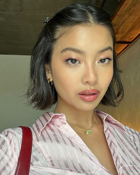 steph hui🦋 on Instagram: “May dump in LA with @genflowtalent @genflow_ ❤️🌴” The Clean Makeup Look, Steph Hui, Asian Features, Asian Eyebrows, May Dump, Clean Makeup Look, Petite Blonde, Eyebrow Trends, Brow Mascara