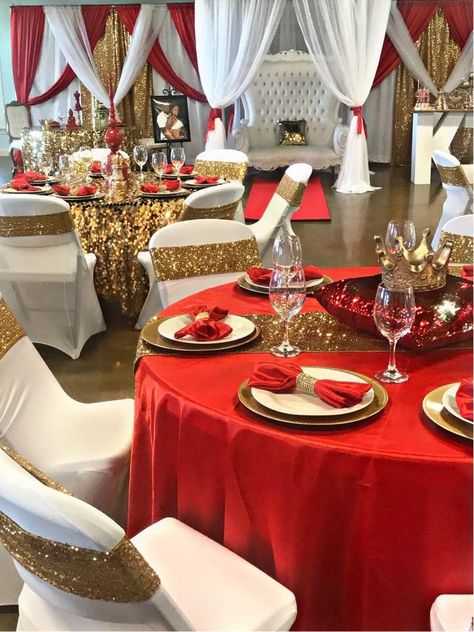 Red White And Gold Anniversary, Red White And Gold Table Setting, Royalty Table Decorations, Red White And Gold Quinceanera Ideas, Red And White Sweet 16, Red And Gold Table Decorations, Red White And Gold Party Decorations, Red Theme Quinceanera Ideas, Red And Gold Table Setting