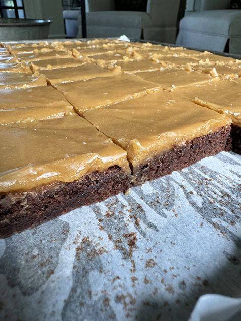 Sheet Pan Brownies, Best Brownie Mix, Pan Brownies, Betty Crocker Fudge Brownies, Brownies With Peanut Butter, Lean Recipes, Potluck Food, Peanut Butter Icing, Brownie Frosting