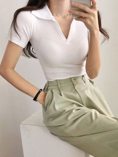 White Polo Outfit, Polo Outfits For Women, Collared Shirt Outfits, Event Outfit, Women T Shirts, Basic Outfits, Latest Outfits, Business Casual Outfits, College Outfits