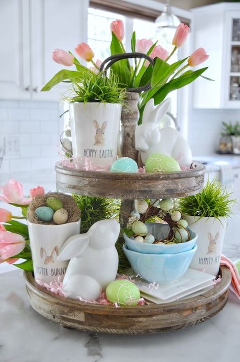 Get some inspiration for decorating your Easter tiered tray. From farmhouse Easter tiered tray decor ideas to rustic Spring tiered trays, there are plenty of Easter decorations for your tiered tray to choose from. Three Tiered Tray, Tiered Tray Diy, Diy Ostern, Tray Styling, Tray Ideas, Diy Spring, Easter Centerpieces, Spring Easter Decor, Hoppy Easter