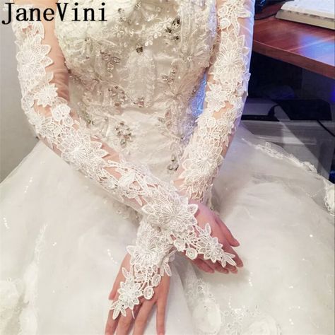 Bride Gloves, Lace Bride, Wedding Gloves, Bridal Gloves, Applique Wedding, Wedding Dress Pictures, Lace Gloves, Brides Wedding Dress, Ivory Wedding