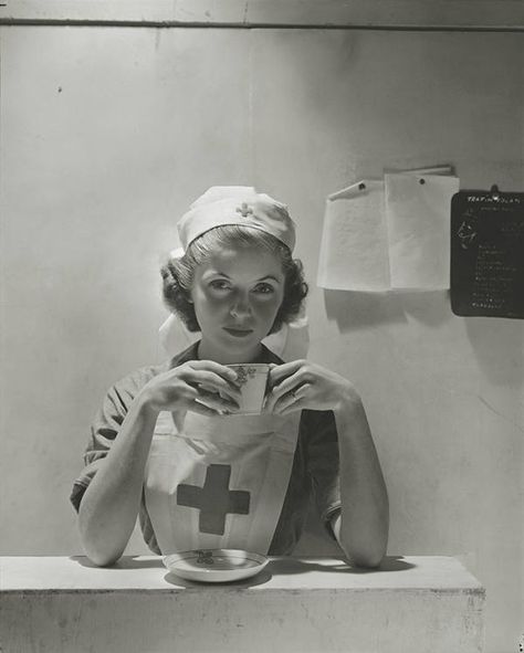 Nurse History, Nursing Pictures, History Of Nursing, Red Cross Nurse, Nurse Photos, Nurse Aesthetic, Nurse Art, Nurse Rock, Vintage Nurse