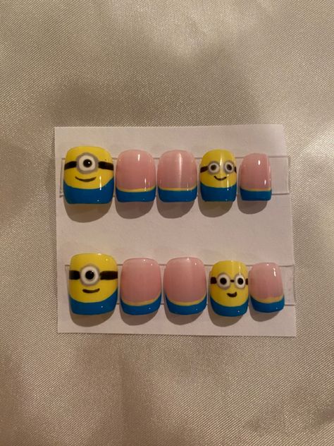 @heavenlybyemmaa on insta to order Minion Nails Designs, Movie Nails, Minion Nail Art, Minion Nails, Minion Halloween, Cartoon Nails, Cute Nail Designs, Almond Nails, Halloween Nails