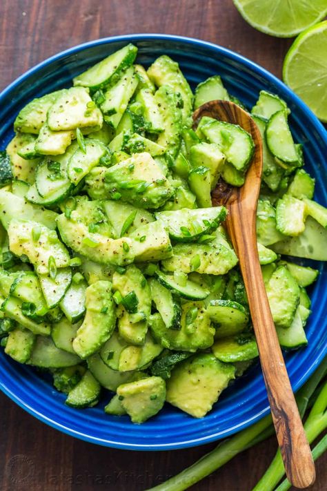 Avocado Cucumber Salad, Cucumber Avocado Salad, Avocado Dessert, Cucumber Salad Recipe, Avocado Cucumber, Cucumber Diet, Resep Salad, Cucumber Avocado, Avocado Salat