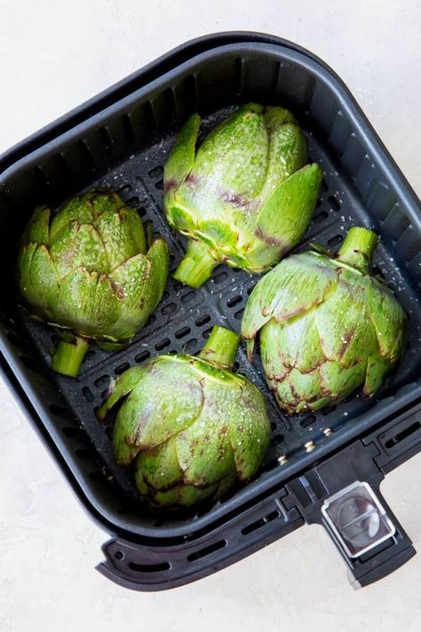 Roasted Artichokes, How To Cook Artichoke, Fried Artichoke, Roasted Artichoke, Cooks Air Fryer, Air Fried Food, Air Fryer Recipe, Air Fryer Oven Recipes, Artichoke Recipes