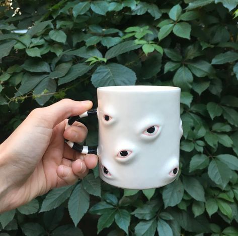 Clay Cups Ideas, Clay Cup Ideas Ceramic Art, Coffee Mug Clay Art, Funky Ceramic Mugs, Clay Mug Ideas Aesthetic, Clay Mug Ideas, Clay Cup Ideas, Clay Tea Cup, Cup Painting Ideas