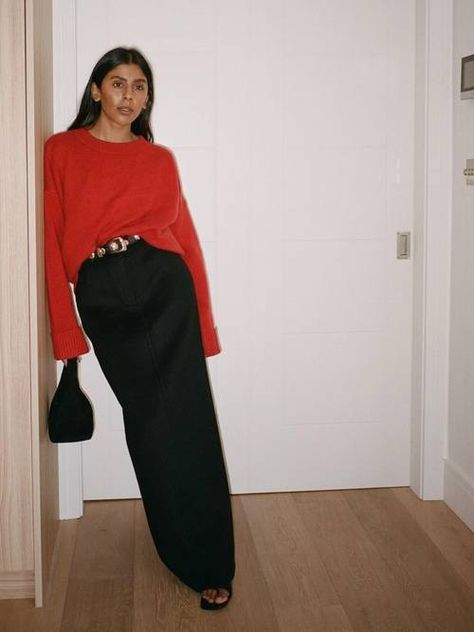 Black Maxi Skirt Outfit, London People, Silky Pants, Leandra Medine, Chic Winter Outfits, Long Black Coat, Maxi Skirt Outfits, Black Maxi Skirt, Maxi Coat