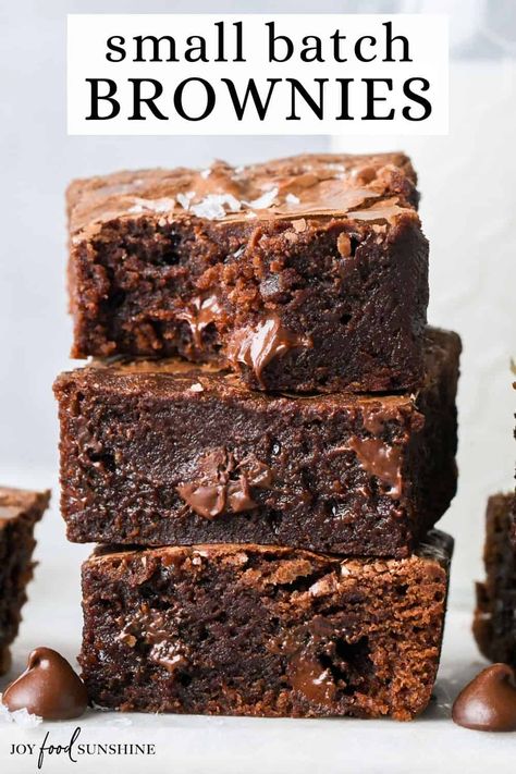 Small Batch Brownies Small Brownie Batch, Easy Fast Brownie Recipe, Small Batch Brownie Cookies, Easy Gooey Brownies, Brownie Recipes In Grams, Brownies For 2, Brownie Recipes Small Batch, Easiest Brownie Recipe, Chewy Brownies From Scratch