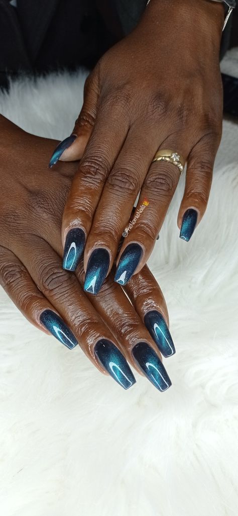 Cats Eye Dip Powder Nails, Cateyes Nails Blue, Cat Eye Acrylic Nails Coffin, Blue Cateye Nail Designs, Blue Sns Nails Designs, Blue Cat Eye Nails Design, Teal Cat Eye Nails, Cats Eye Nail Polish Gel, Square Cat Eye Nails