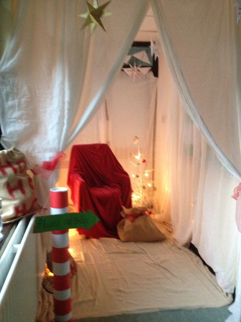 Grotto for school School Grotto Ideas, Diy Santas Grotto School, Santa Grotto Ideas School, Santas Grotto Diy, Santa Grotto Ideas, Christmas Grotto Ideas, Christmas Tent, Santa Grotto, Grotto Ideas