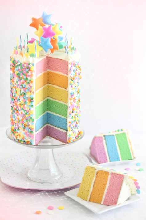 #Pastel Layer Cake #Birthday #party www.kidsdinge.com https://www.facebook.com/pages/kidsdingecom-Origineel-speelgoed-hebbedingen-voor-hippe-kids/160122710686387?sk=wall http://instagram.com/kidsdinge Torte Creative, Rainbow Layer Cakes, Color Me Happy, Pastel Cupcakes, Torte Cupcake, Cake Blog, Rainbow Cake, Love Cake, Fancy Cakes