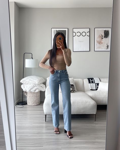 Dress Pants And Bodysuit, Backless Bodysuit Outfit Jeans, Flare Jeans Bodysuit Outfit, Basic Body Suit Outfits, High Rise Flare Jeans Outfits Winter, Beige Body Suit Outfits, Abercrombie Bodysuit Outfit, Fall Outfits Bodysuit, White Long Sleeve And Jeans Outfit