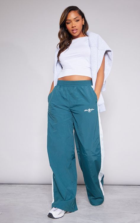 Styles Cargo Pants, Winter Basics, Track Pants Outfit, Basic Clothing, Basic Leggings, Side Design, Jersey Skirt, Fresh Kicks, Womens Sweatpants