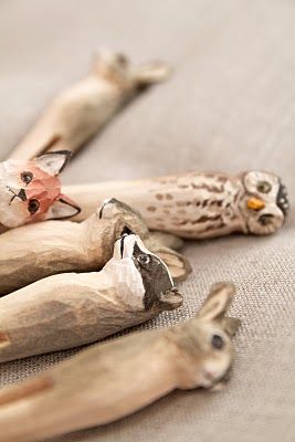 Tre Kunst, Whittling Projects, Repurposed Art, Clothes Pegs, Wooden Owl, Repurposed Wood, Wooden Pegs, Wooden Animals, Whittling