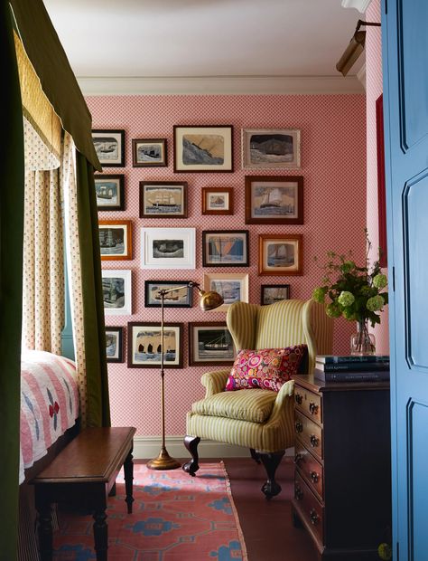 Nicola Harding brings the vital spark back to a 17th-century country house | House & Garden Nicola Harding, 17th Century House, Paint And Paper Library, Bold Wallpaper, Four Poster, Stylish Living Room, Wallpaper Bedroom, Main Bedroom, Room Wallpaper