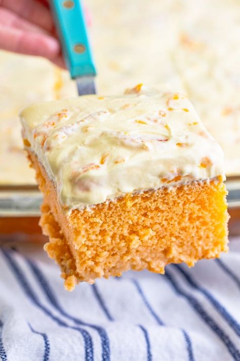 Orange Poke Cake Orange Poke Cake Recipes, Orange Jello Cake, Orange Poke Cake, Orange Creamsicle Cake Recipe, Orange Creamsicle Cake, Creamsicle Cake, Jello Cake, Orange Frosting, Poke Cake Recipes