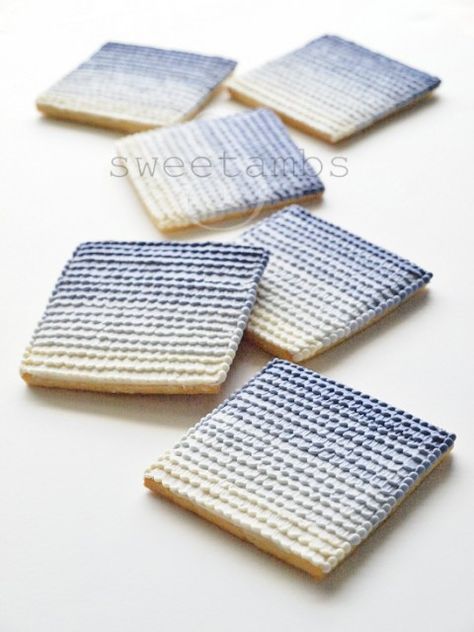 Ombre cookies tutorial Ombre Cookies, Icing Sugar Cookies, Cookies Royal Icing, Brush Embroidery, Decorated Cookies Tutorial, Reference Board, Vanilla Spice, Iced Biscuits, Cookie Tutorials