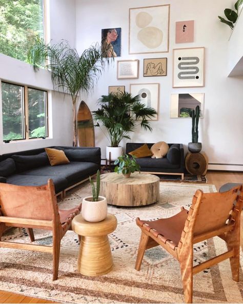 Loloi Rugs on Instagram: “If we could have our dream living room, it would look something like this from @rentpatina. Perfect layering with natural light for days.…” Surf Living Room, Living Room Exterior, Surf House Decor, Surf House, Loloi Rugs, White Living, White Living Room, Dream Living, Room Remodeling