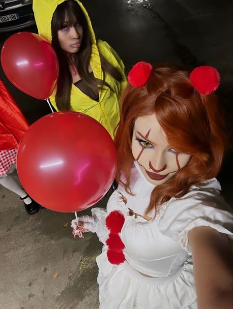 Scary Halloween Costume Ideas Duo, It And Georgie Costume, Penny Wise And Georgie Costume, Pennywise Girl Costume, Pennywise And Georgie Costume Couple, Pennywise And Georgie Costume, Georgie Pennywise, Georgie Costume, It Halloween Costumes