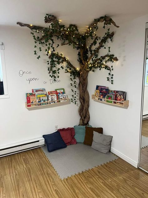 Infant Cozy Area Daycare, Home Corner Preschool, Daycare Cozy Corner Ideas, Home Daycare Entryway Ideas, Toddler Room Childcare, Cozy Area Ideas Preschool, Cozy Corner Ideas For Preschool, Forest Dramatic Play, Daycare Entryway Ideas