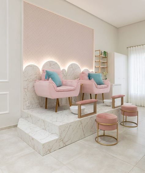 Beauty Shop Decor, Nail Salon Interior Design, Beauty Room Salon, Esthetician Room Decor, Esthetics Room, Spa Room Decor, Beauty Salon Furniture, Salon Suites Decor, Nail Salon Decor