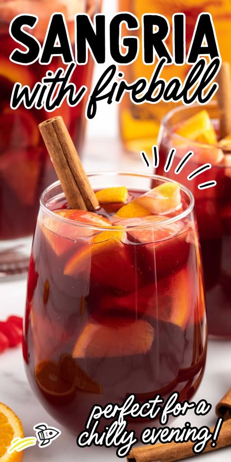 Fireball Sangria, Fireball Whiskey Recipes, Spicy Sangria, Autumn Beverages, Fireball Recipes, Fireball Drinks, Apple Cider Sangria Recipe, Fall Sangria Recipes, Christmas Sangria