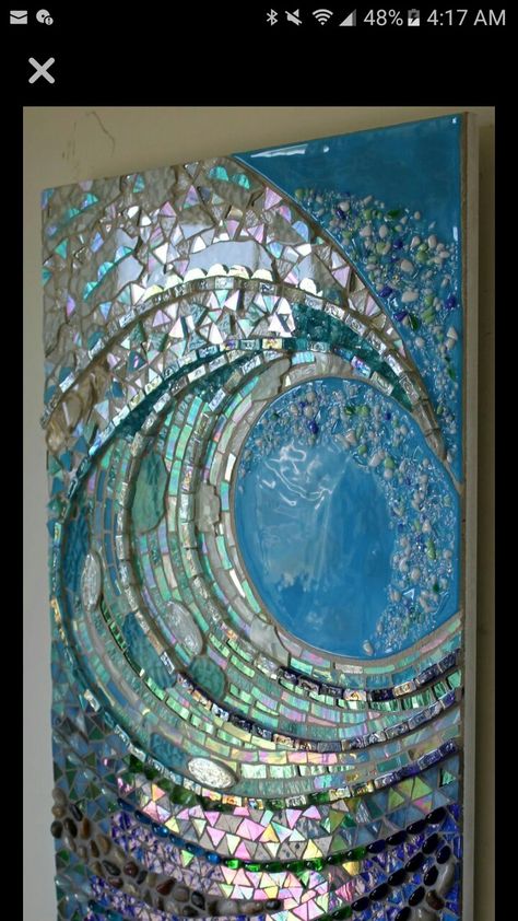 Mosaic Waves, L'art Du Vitrail, Mosaic Art Projects, Tile Wall Art, Wine Glass Art, Beach Glass Art, Glass Art Projects, Mosaic Design, Mosaic Artwork