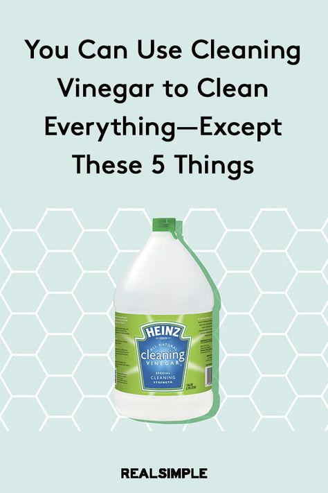 Vinegar Cleaning Solution, Diy Vinegar, Cleaning Vinegar, Homemade Toilet Cleaner, Deep Cleaning Hacks, Vinegar Uses, Cleaner Recipes, Vinegar Cleaning, Deep Cleaning Tips