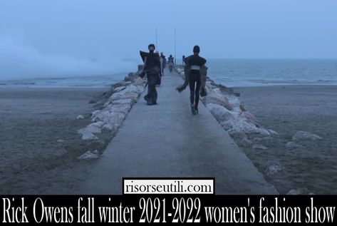 Rick Owens fall winter 2021-2022 fashion show women's with photos all available in our article with intriguing novelties for a meaningful look. Rick Owens fall winter 2021-2022 Welcome dear visitors today we offer you Rick Owens innovations. #RickOwens #RickOwensfallwinter #RickOwensfallwinter2021 #RickOwensfallwinter20212022 #RickOwensfashionshow #RickOwensnewarrivals #RickOwenswomensclothing Rick Owens Fashion, Rick Owens Women, 2022 Fashion, Spring Summer Dress, Trending Dresses, Rick Owens, New Fashion, Photo Sharing, Fashion Show