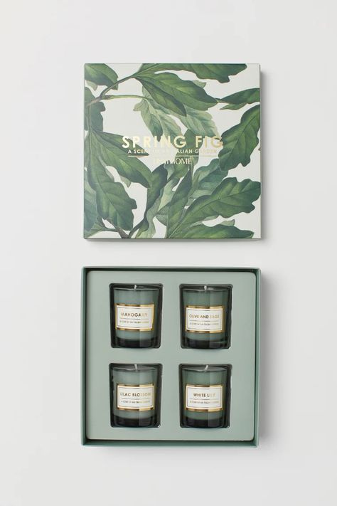 Hostess Gifts Summer, Candle Packaging Design, Lilin Aroma, Soya Mumu, Candle Projects, Candle Aesthetic, Candle Packaging, Green Candle, Candle Business