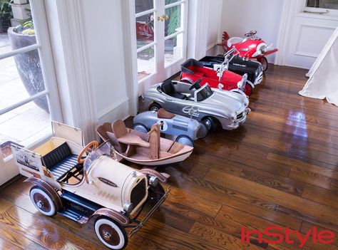 Look Inside Rachel Zoe's Chic Home - Living with Skyler from #InStyle Casa Disney, Rangement Makeup, Rachel Green Outfits, Boy Rooms, Kid Rooms, Toy Cars For Kids, Young Prince, Playroom Ideas, Luxury Baby