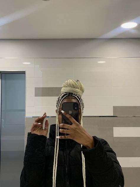 Bathroom mirror selfies, black puffer jacket, blonde braids inspo Iphone Xr Aesthetic Mirror Selfie, Iphone X Mirror Selfie Aesthetic, Iphone X Mirror Selfie, Iphone Xr Mirror Pics, Iphone Selfie Ideas, Iphone Mirror Selfie, Iphone Selfie, Preppy Hairstyles, Business Photoshoot