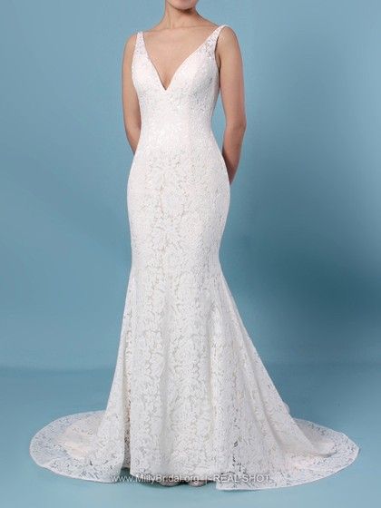 Trumpet/Mermaid V-neck Lace Sweep Train Wedding Dresses #Milly00023398 Gowns For Bride, Wedding Venues Church, Bridal Hair Down, Train Wedding Dresses, Sweep Train Wedding Dress, Wedding Gowns Online, Train Wedding, Luxurious Wedding, Cheap Wedding Dresses