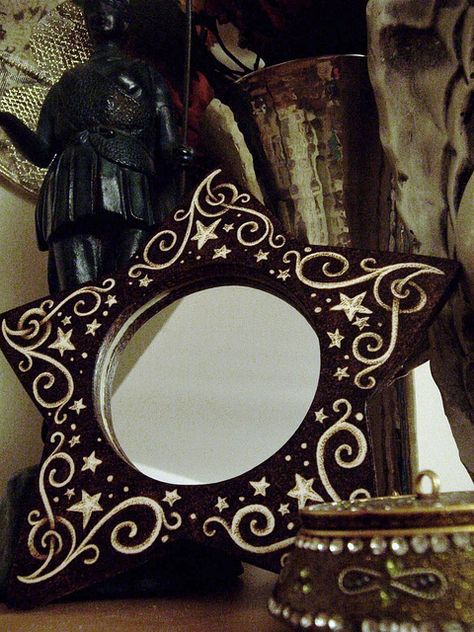 carved star mirror.... Whimsigothic Pattern, Whimsigothic Mirror, Whimsigoth Mirror, Eclectic Whimsigoth, Whimsigoth Diy, Star Room Decor, Celestial Diy, Craft Night Ideas, Whimsical Mirror